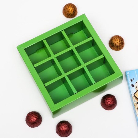 Cardboard box with a shell under 9 sweets, "love is", yellow-green, 13.7 x 13.7 x 3.5 cm-2
