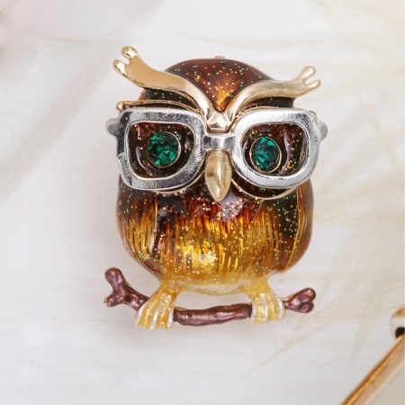 Brooch "Eagle owls", color in gold-2