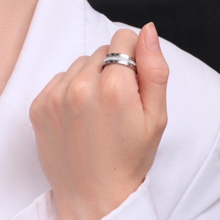 Xuping Mandorla ring, white color in silver, size 17-1