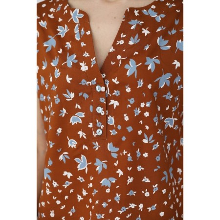 Figure cut -out blouse, size 44-1