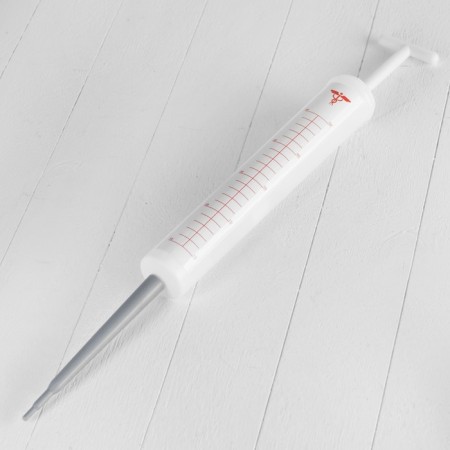 Fun "syringe giant"