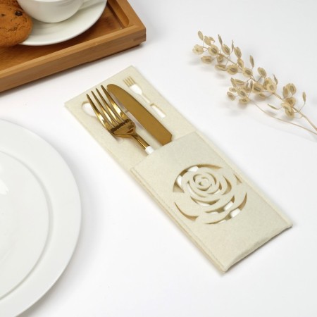 Envelope for cutlery of the share "rose" is Milk color, 9 x 25cm, 100% p/e, felt