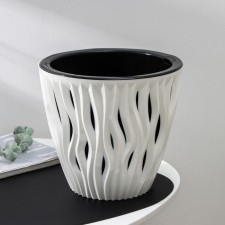 Kashpo for flowers with an insert 