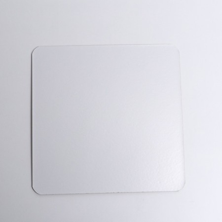The substrate is reinforced, 24 x 24 cm, gold-mesh, 3.2 mm-2