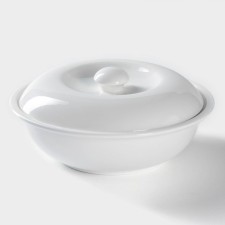 A bowl with a lid, 1.4 l, d = 23.5 cm