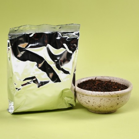 Gift set "Cool Man": black tea with lemon 50 g, milk chocolate 70 g.-1