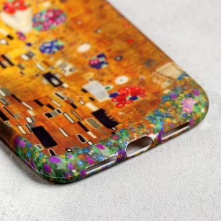 IPhone XR Kiss phone case, 7.6 x 15.1 cm
