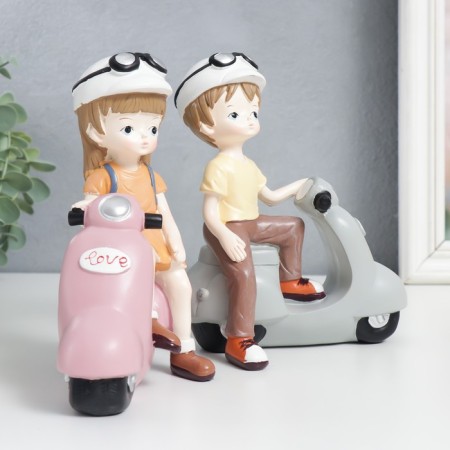 Souvenir Polystone "Boy/Girl on a moped" MIX 14x7.5x16 cm-1