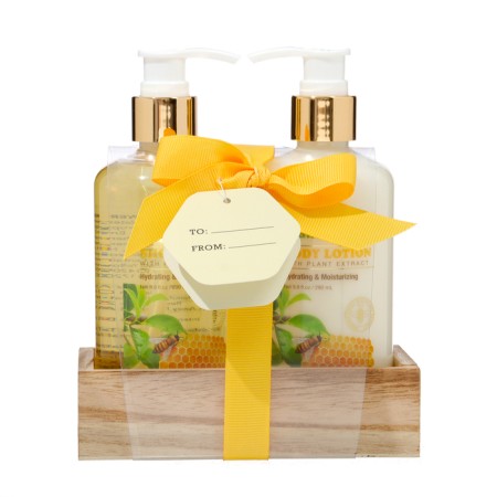 Gift set Manuka Honey & Green Tea: shower gel 290 ml, lotion 290 ml
