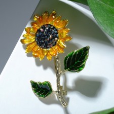 Brooch 