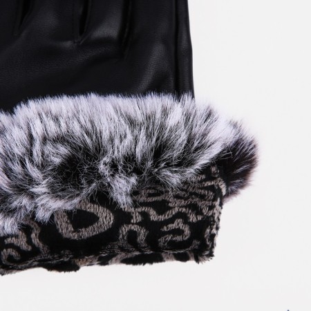 Gloves are female, dimensionless, with insulation, black color-2
