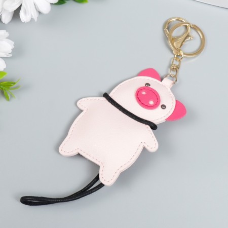 A keychain to the leatherette with carbine "Puccum Glazai Pig" 10x7.6 cm-2