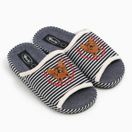 Baby slippers, size 35