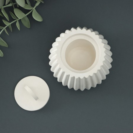 Casket with a vertical lid 9x8cm, white-3