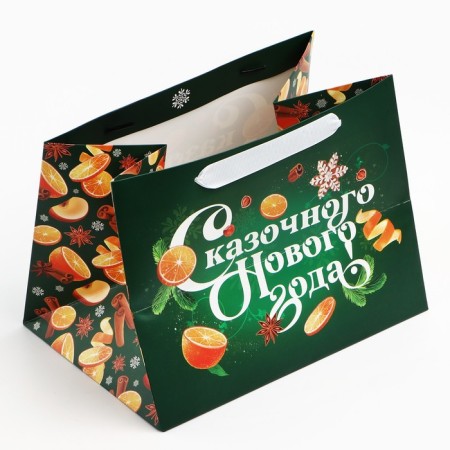 Gift package with a wide bottom "New Year's fairy tale", 25 x 19 x 18 cm, New Year-4