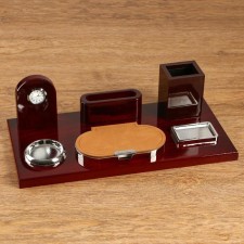 Table set 6V1 with a business card holder and clock, red tree