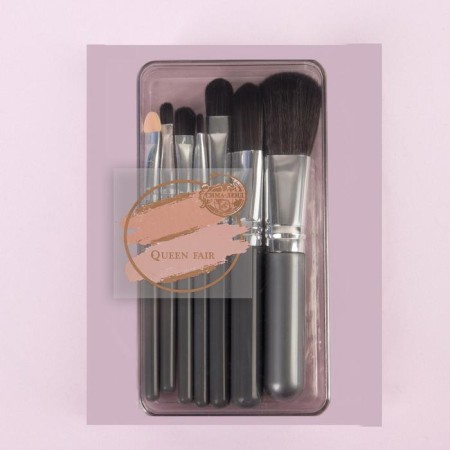 A set of makeup brushes, 7 items, in a plastic case, color mix-10
