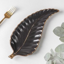 Ceramic serving dish 