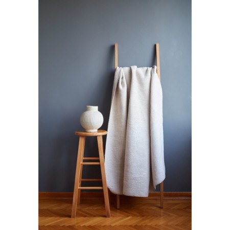 Queen blanket, size 200x220 cm, beige color