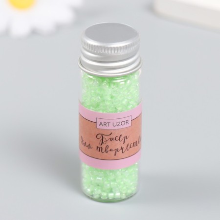 8/0 beads in the bottle "translucent with a centrality. Mint" shines under UV 20 g 6x2x2 cm