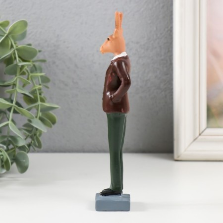 Souvenir Polystone "Goat in a suit"-1
