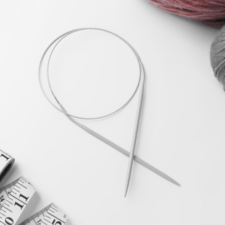 The knitting needles are circular, for knitting, with Teflon coating, with a metal cable, D = 4 mm, 14/80 cm-1