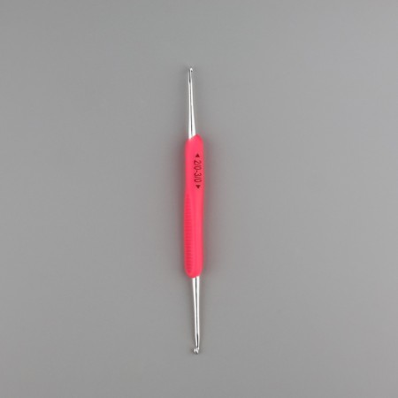Knitting hook, bilateral, with silicone handle, d = 2/3 mm, 13.5 cm, pink color-1