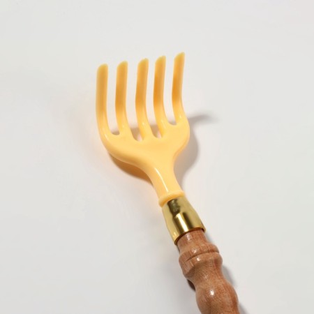 Massage - Chesalka, universal, with a spoon, wooden, 47 × 4 × 3 cm, yellow color-1