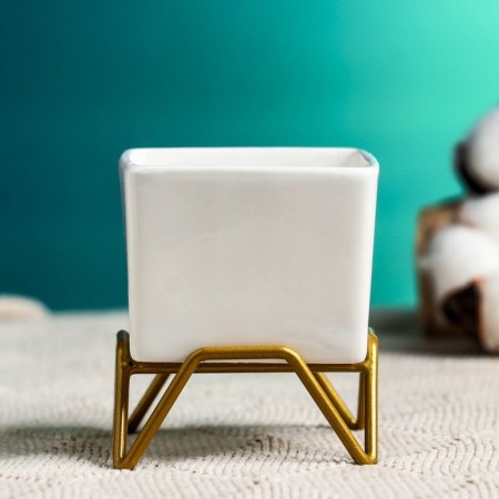Pot "Cube" on the stand, 7x7cm-1