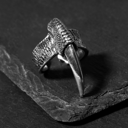 Ring "Right" long claw, color black silver, dimensionless