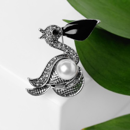 Pelican brooch with a pearl, the color is black and white in black silver-1