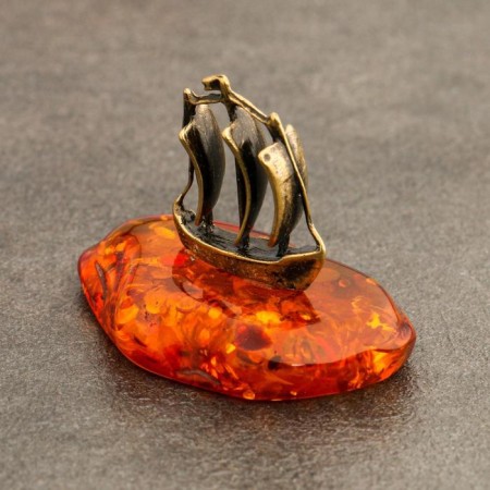 The souvenir "Bolshoi", brass, amber, 2.3x1.0x2.3 cm