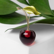 Brooch 
