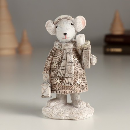 Polystone souvenir "White mouse with purchases in the hands" 5.5x4x10 cm
