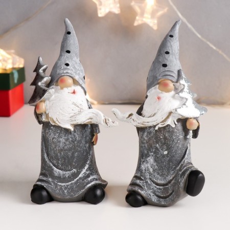 Polystone souvenir "Santa Claus in gray, flying beard, with silver Christmas tree" mix 15x8x5 cm