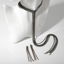 Set 2 objects: earrings, necklace 