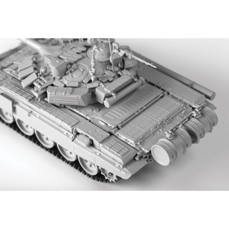 The national team "Russian main combat tank T-72B3" Star, 1/72, (5071)-6