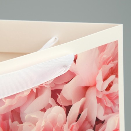Gift package for flowers is triangular, packaging, "bloom", 23.5 x 30 x 20.5 cm-4