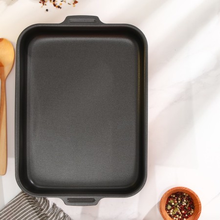 The baking sheet is rectangular, h = 6.1 cm, d = 23 cm, l = 30 cm, with a lid, anti -stick coating, blue color-2