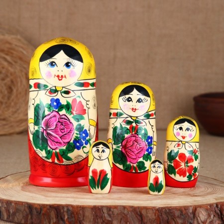 Matryoshka "Lydia", red scarf, 5 puppet, 18 cm, mix