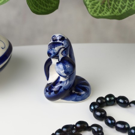 Souvenir "Snake with an apple", Gzhel, 5.5x4 cm