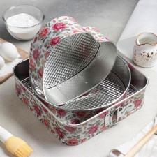 A set of baking forms of the Dolyan 