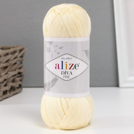 Yarn "Diva Fine" 100% microfiber 600m/100g (01)