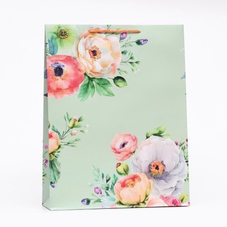 Gift package "Flowers on Green", 33 x 42.5 x 10 cm