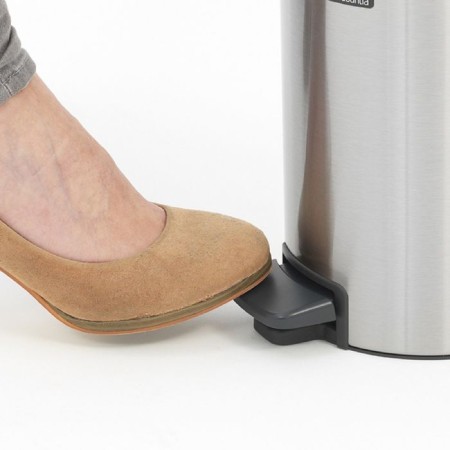 Brabantia Newcon bucket, plastic inner bucket, with a pedal, steel color, 3 l-8