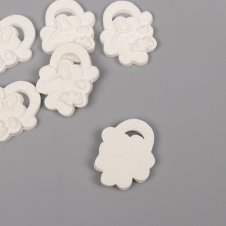 Decor for creativity Polystone "Clover with a key" White set 6 pcs 2.5x2.8 cm-1