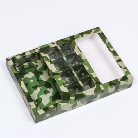 Box for 8 sweets + chocolate, with a window, "camouflage", 17.7 x 17.85 x 3.85 cm-2