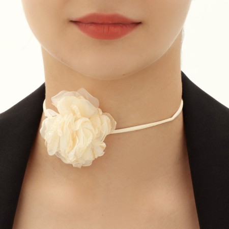 Choker "Tango" rose is air, dairy color, 37 cm