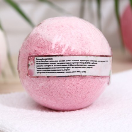 Laboratory Katrin bath bomb two -color, with rose petals, 120 g-1