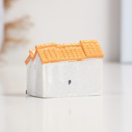 Figure "House Ambar" 4x2.5x3cm-3